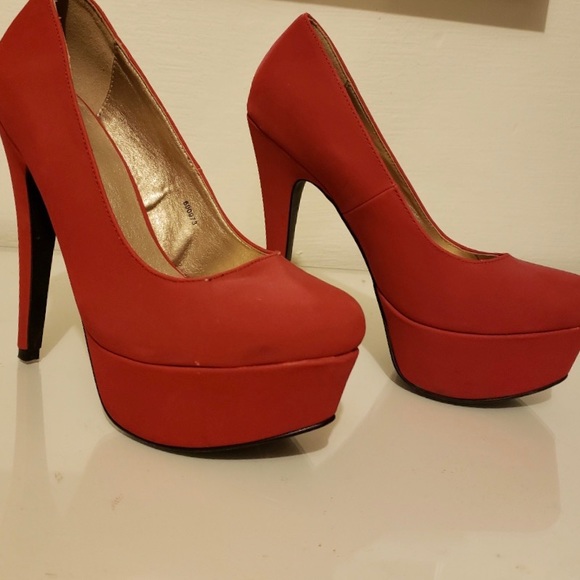 Shoes - Picture 1 of 2